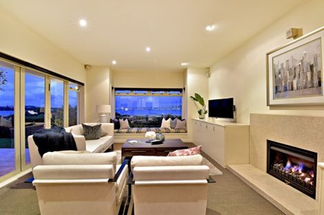 Photo of property in 25 Sylvan Avenue, Northcote, Auckland, 0627