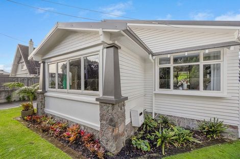 Photo of property in 75 Brougham Street, New Plymouth, 4310