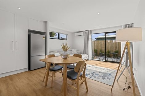 Photo of property in 2/130 Holly Road, St Albans, Christchurch, 8014