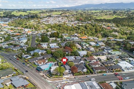Photo of property in 5 Huatoki Street, Vogeltown, New Plymouth, 4310