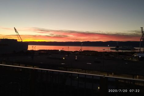 Photo of property in Stadium Garden Flats, 413/107 Thorndon Quay, Pipitea, Wellington, 6011