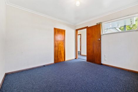 Photo of property in 75 Pahiatua Street, Hokowhitu, Palmerston North, 4410
