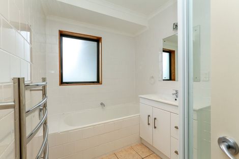 Photo of property in 90a Awanui Street, Merrilands, New Plymouth, 4312