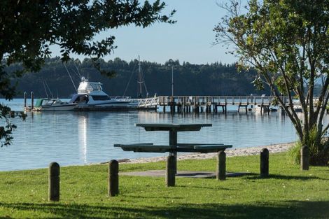 Photo of property in 137 Kayelene Place, Omokoroa, 3114