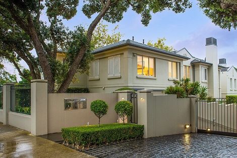 Photo of property in 14a Gibbons Road, Takapuna, Auckland, 0622