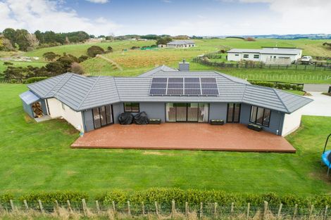 Photo of property in 40 View Road, Halcombe, 4779