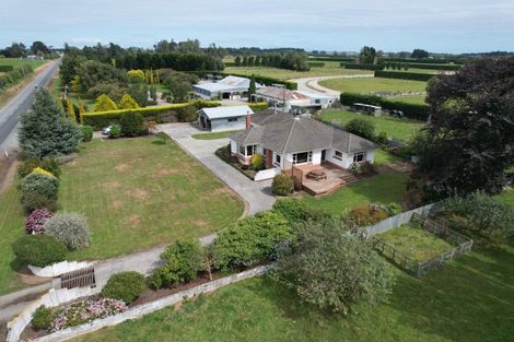 Photo of property in 1048 Lochiel-branxholme Road, Branxholme, Invercargill, 9874