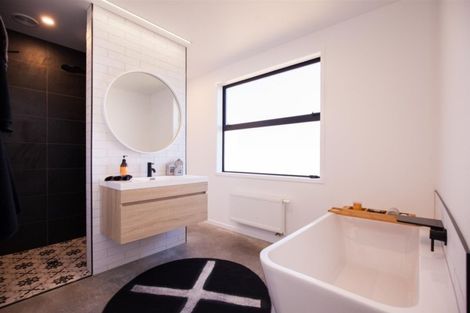 Photo of property in 41 Cyrus Street, Whalers Gate, New Plymouth, 4310