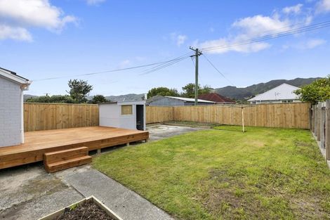 Photo of property in 214 Cambridge Terrace, Naenae, Lower Hutt, 5011