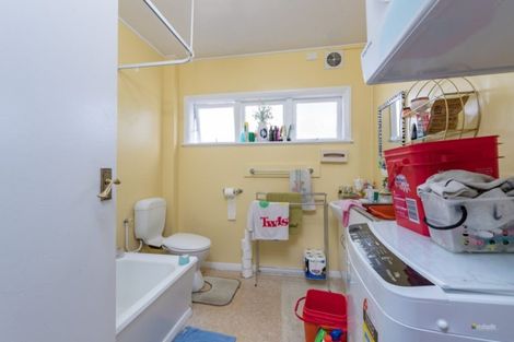 Photo of property in 2/253 Waterloo Road, Hutt Central, Lower Hutt, 5011