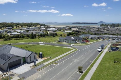 Photo of property in 35 Ridge Drive, Omokoroa, 3114