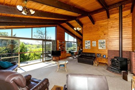 Photo of property in 481 Carrington Road, Hurworth, New Plymouth, 4371