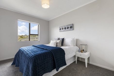 Photo of property in 3 Meadowvale Rise, Titirangi, Auckland, 0604