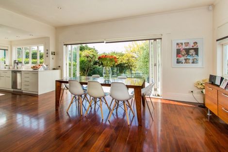 Photo of property in 6 Westmere Crescent, Westmere, Auckland, 1022