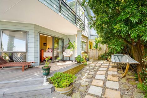 Photo of property in 8a Horizon Way, West Harbour, Auckland, 0618