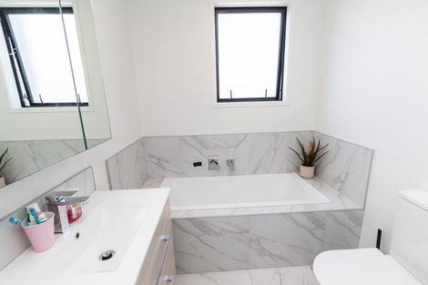 Photo of property in 7 Oliver Place, Trentham, Upper Hutt, 5018