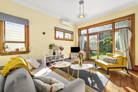 Photo of property in 15 Caroline Street, Mount Victoria, Wellington, 6011