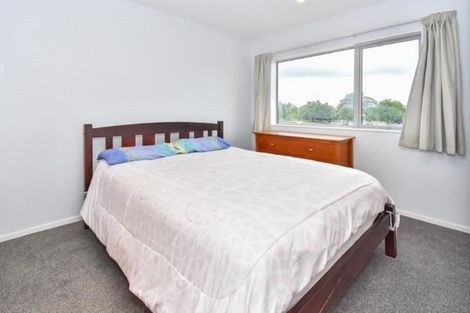 Photo of property in 37/11 Ray Small Drive, Papakura, 2110