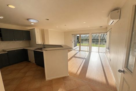 Photo of property in 143 Burswood Drive, Burswood, Auckland, 2013