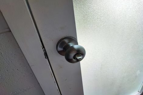 Photo of property in 1/22 Craig Road, Milford, Auckland, 0620