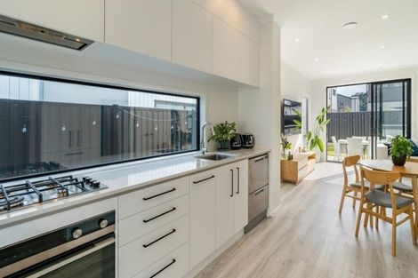 Photo of property in 5 Gloaming Lane, Wallaceville, Upper Hutt, 5018