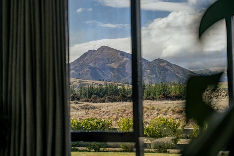 Photo of property in 4 Pounamu Avenue, Albert Town, Wanaka, 9305