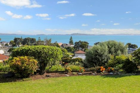 Photo of property in 6 Embling Place, Eastern Beach, Auckland, 2012