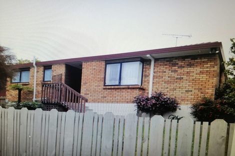 Photo of property in 1 Spears Place, Botany Downs, Auckland, 2010