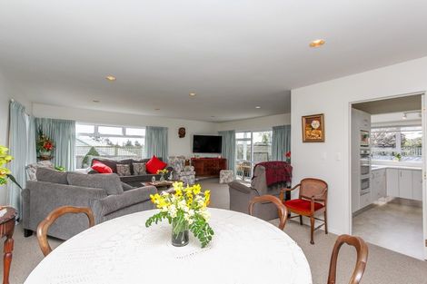 Photo of property in 14 Del Mar Place, Merrilands, New Plymouth, 4312