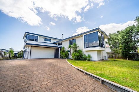 Photo of property in 19 Simpson Road, Papamoa Beach, Papamoa, 3118