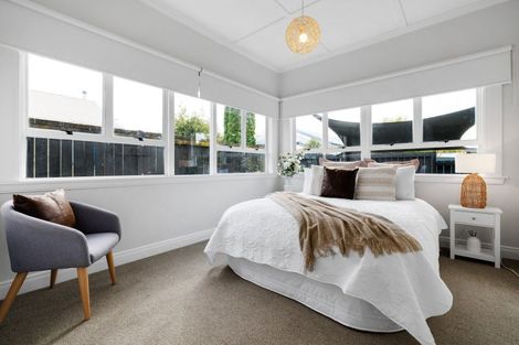 Photo of property in 132 Forest Lake Road, Forest Lake, Hamilton, 3200