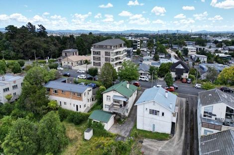 Photo of property in 35 Thackeray Street, Hamilton Lake, Hamilton, 3204