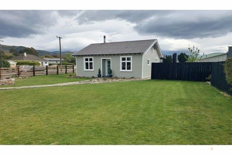 Photo of property in 6 Smith Street, Waimate, 7924