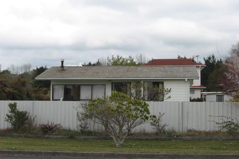 Photo of property in 28 Willow Avenue, Hannahs Bay, Rotorua, 3010