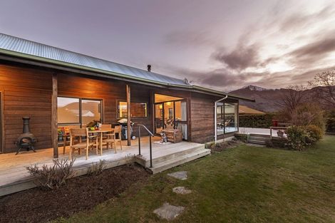Photo of property in 152 Beacon Point Road, Wanaka, 9305