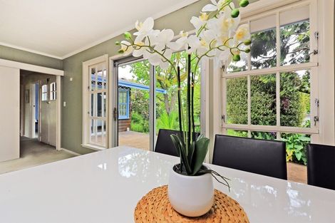 Photo of property in 32 Kent Terrace, Taradale, Napier, 4112