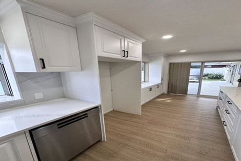 Photo of property in 41a Lynwood Road, New Lynn, Auckland, 0600