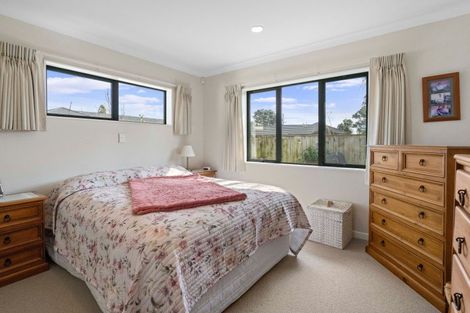 Photo of property in 30 Ian Peter Way, Otaki, 5512
