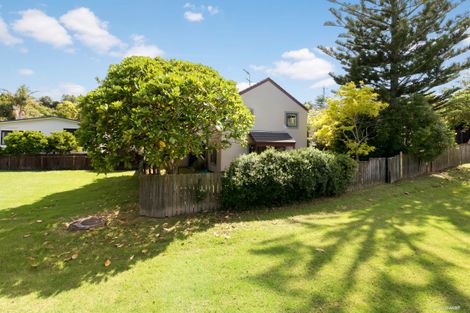 Photo of property in 1/24 Merton Avenue, Glenfield, Auckland, 0627