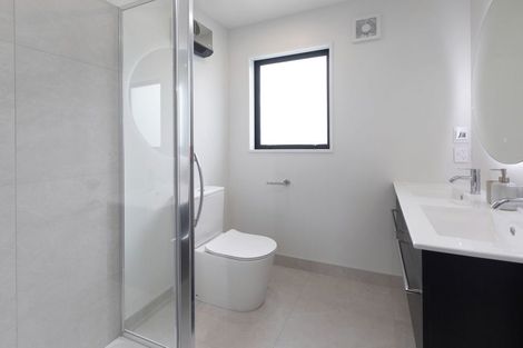 Photo of property in 2/117 Hills Road, Edgeware, Christchurch, 8013