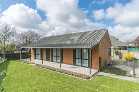 Photo of property in 27 Charles Cross Street, Longburn, Palmerston North, 4412