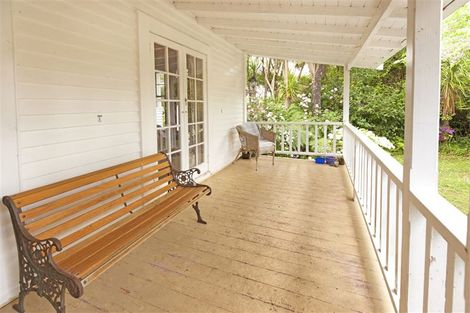 Photo of property in 130 Boord Crescent, Kumeu, 0891