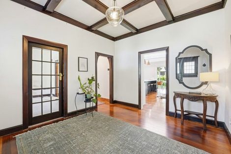 Photo of property in 5 Parkes Avenue, Saint Johns Hill, Whanganui, 4501