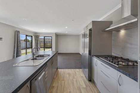 Photo of property in 4 Sandown Crescent, Aranui, Christchurch, 8061