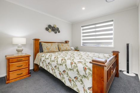 Photo of property in 55a Twin Parks Rise, Papakura, 2110
