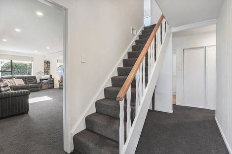Photo of property in 10 Luxton Place, Rangiora, 7400
