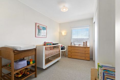 Photo of property in 31 Mcdowell Crescent, Hillcrest, Auckland, 0627