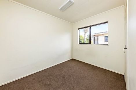 Photo of property in 2/40 Hollyford Drive, Clover Park, Auckland, 2105