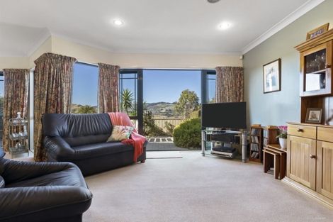 Photo of property in 26 Waverton Terrace, Churton Park, Wellington, 6037