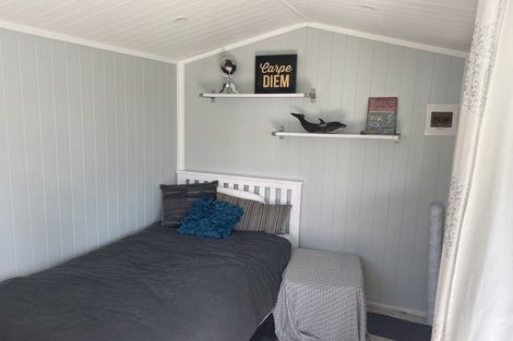 Photo of property in 11 Ocean View Road, Milford, Auckland, 0620